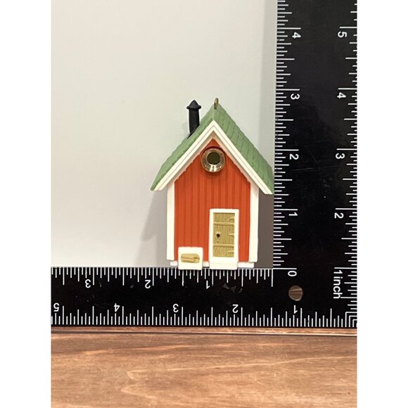 1985 HALLMARK KEEPSAKE ORNAMENT QLX711-2 LITTLE RED SCHOOLHOUSE - Picture 3 of 5